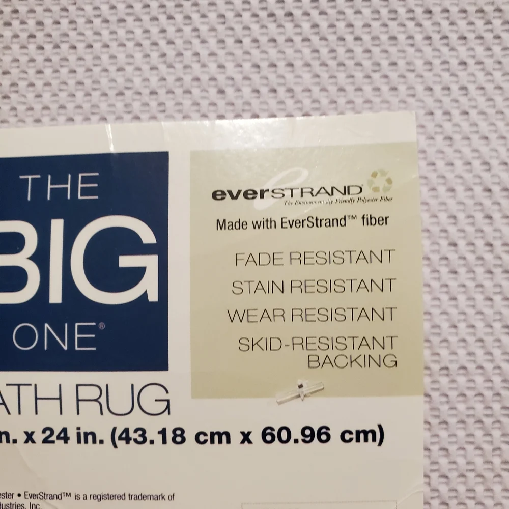 NWT The Big One Bath Rug